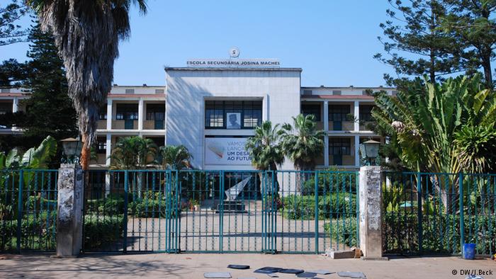 Escola-Secundária-Josina-Machel.jpg